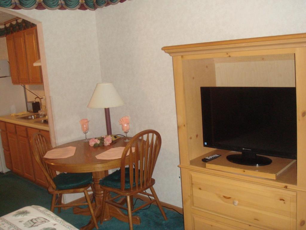 Townhouse Inn & Suites Омаха Номер фото